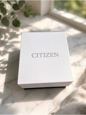 Citizen White Box with Gold Logo